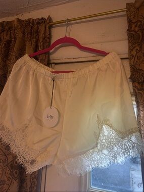 Le Lis Cream Lace-Trim Sleep Shorts